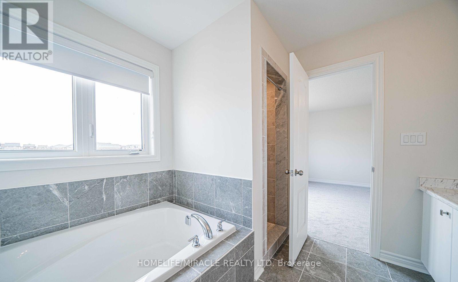 1111 Black Cherry Drive, Oshawa, Ontario  L1K 3G5 - Photo 5 - E13230960