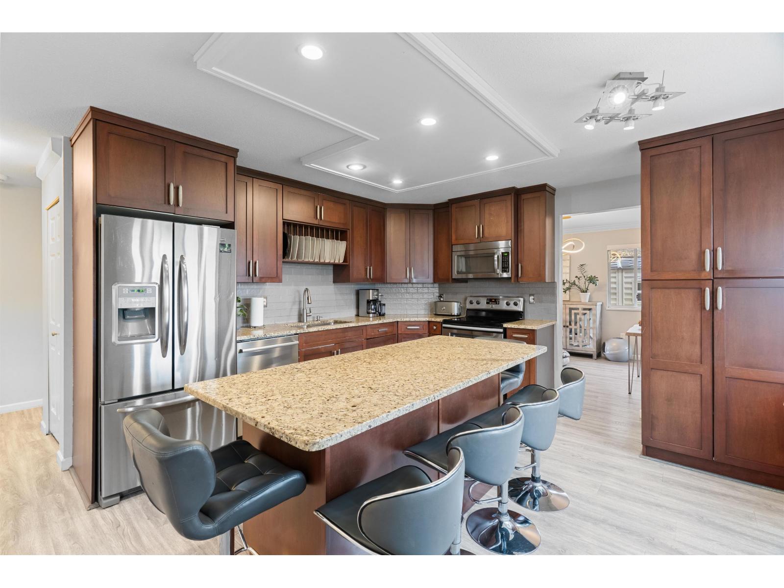 32345 Clinton Avenue, Abbotsford, British Columbia  V2T 5B3 - Photo 9 - R3130439