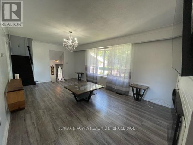 Upper - 6307 Carolyn Avenue, Niagara Falls, Ontario  L2E 5H6 - Photo 11 - X13231090