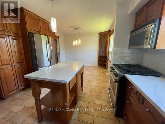 Upper - 6307 Carolyn Avenue, Niagara Falls, Ontario  L2E 5H6 - Photo 16 - X13231090