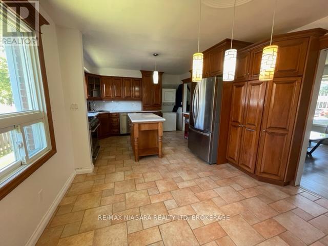 Upper - 6307 Carolyn Avenue, Niagara Falls, Ontario  L2E 5H6 - Photo 17 - X13231090