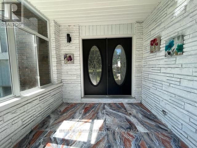 Upper - 6307 Carolyn Avenue, Niagara Falls, Ontario  L2E 5H6 - Photo 5 - X13231090