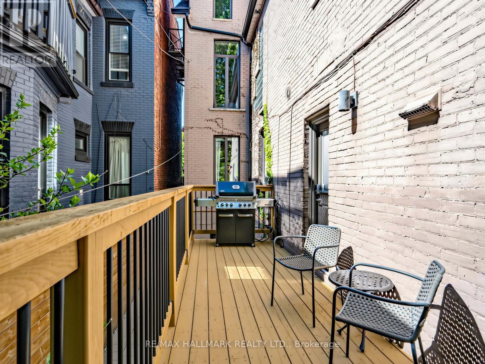 25 Grange Avenue, Toronto, Ontario  M5T 1C6 - Photo 19 - C13231124