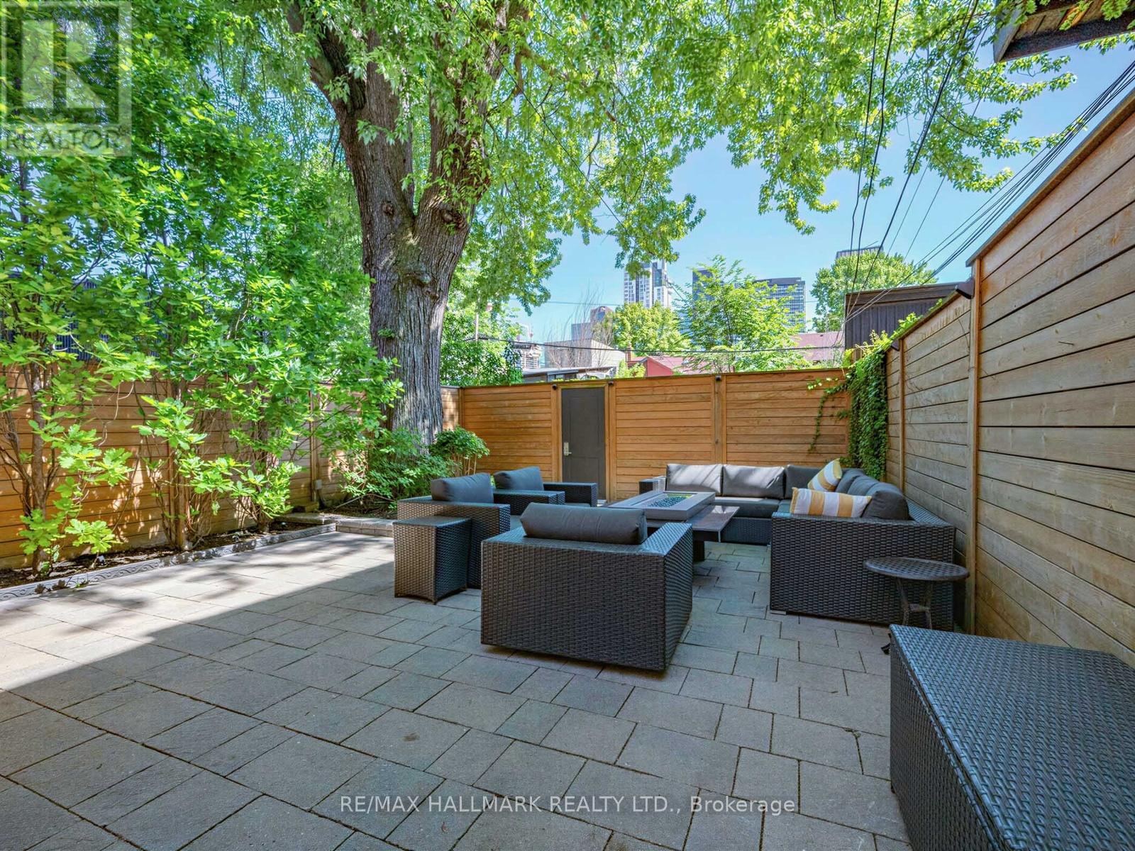 25 Grange Avenue, Toronto, Ontario  M5T 1C6 - Photo 21 - C13231124