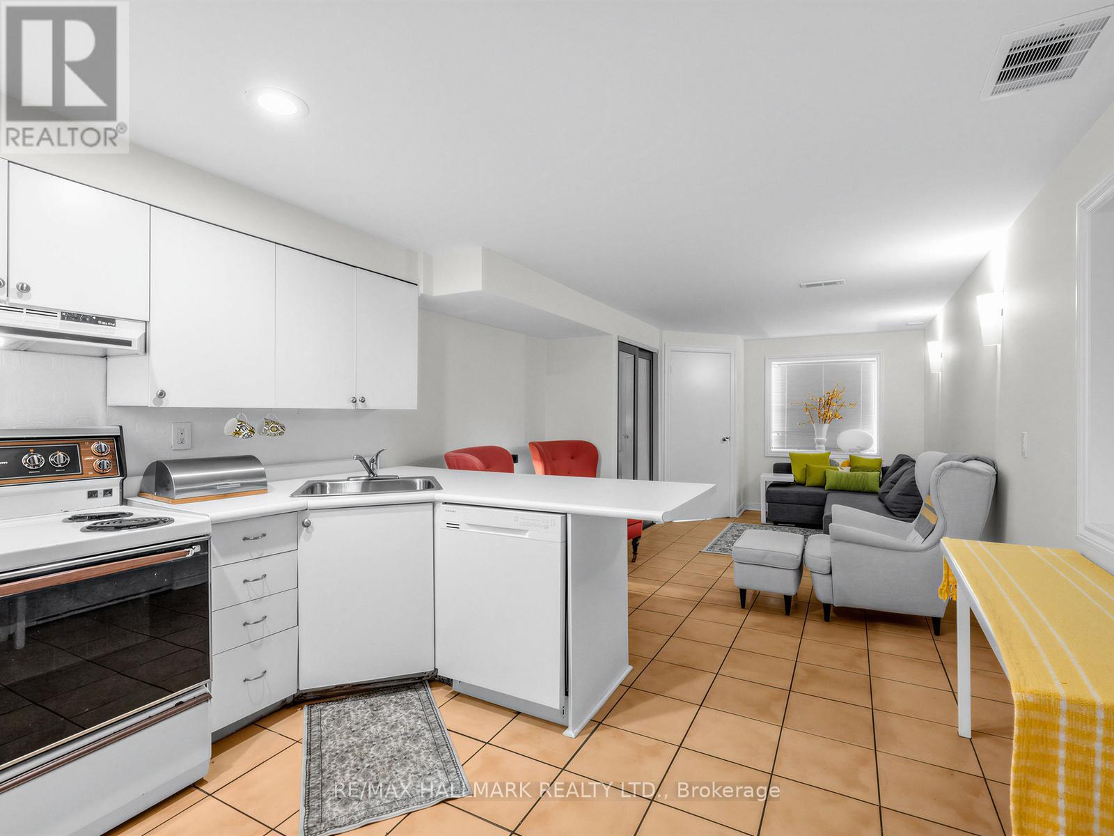 25 Grange Avenue, Toronto, Ontario  M5T 1C6 - Photo 35 - C13231124