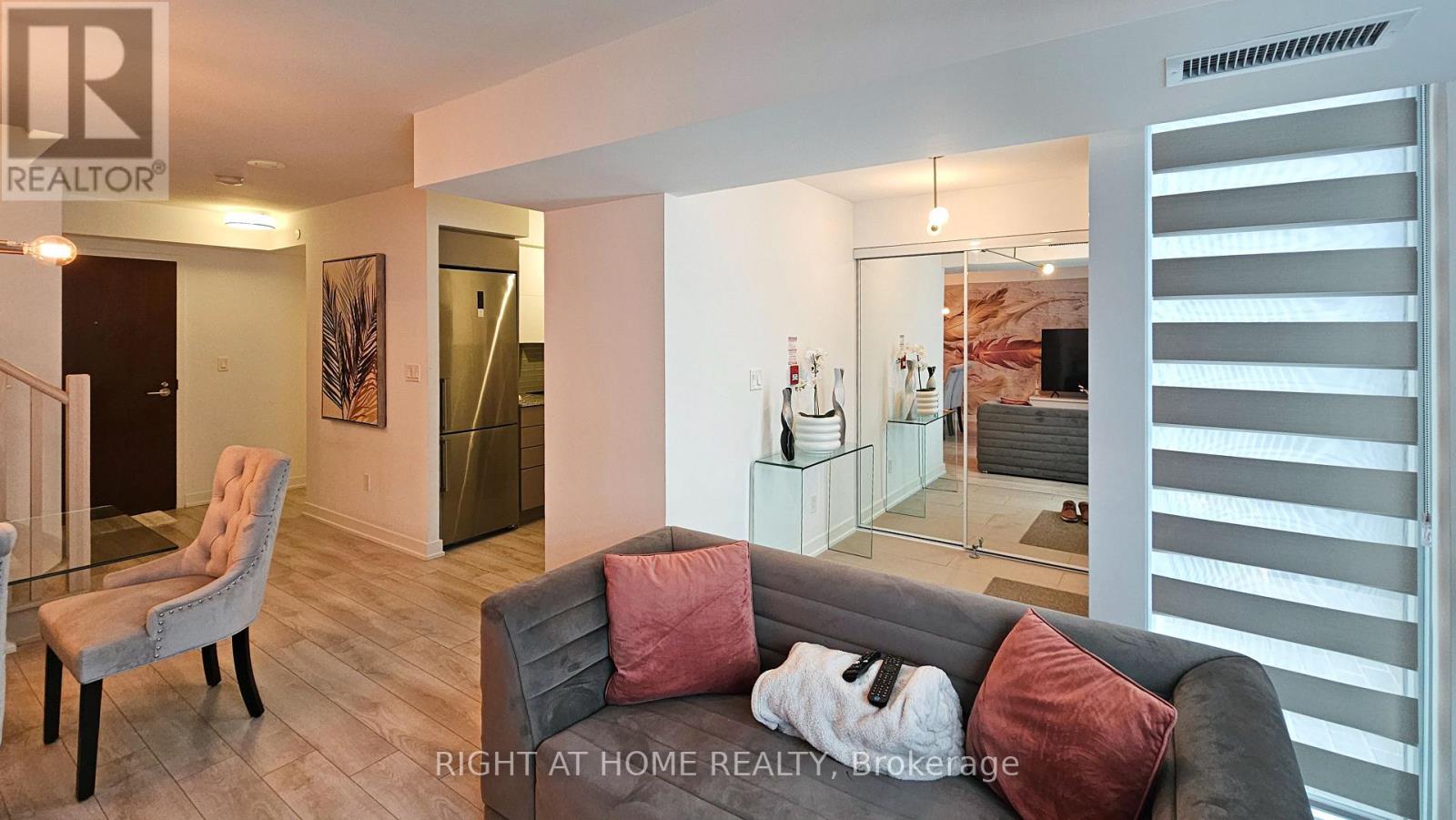101 - 118 Varna Drive, Toronto, Ontario  M6A 1N3 - Photo 6 - C13231154