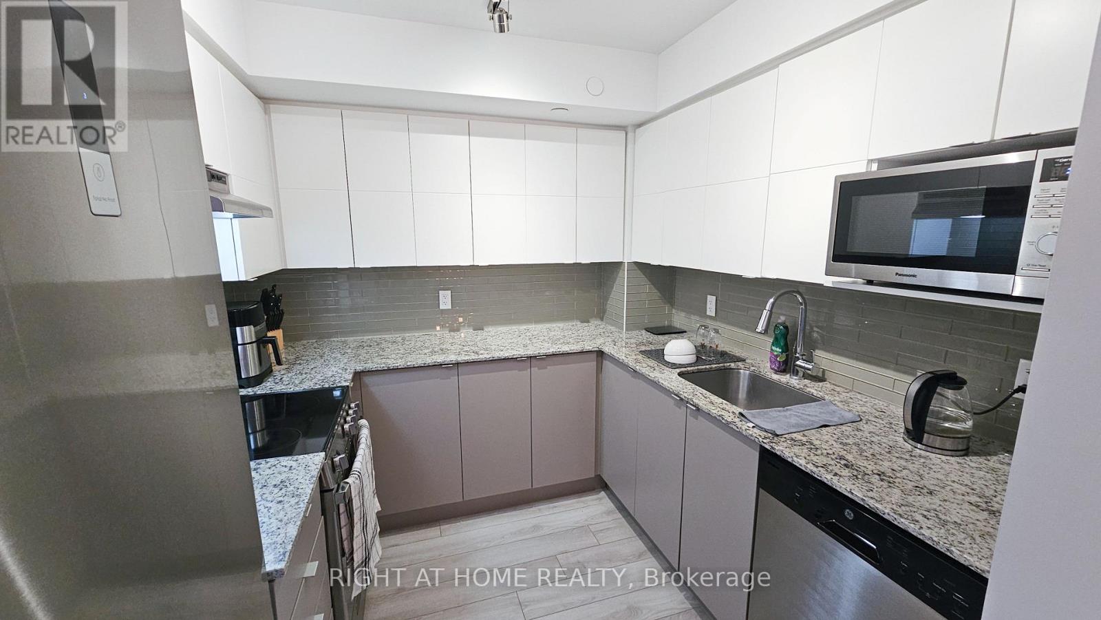 101 - 118 Varna Drive, Toronto, Ontario  M6A 1N3 - Photo 7 - C13231154