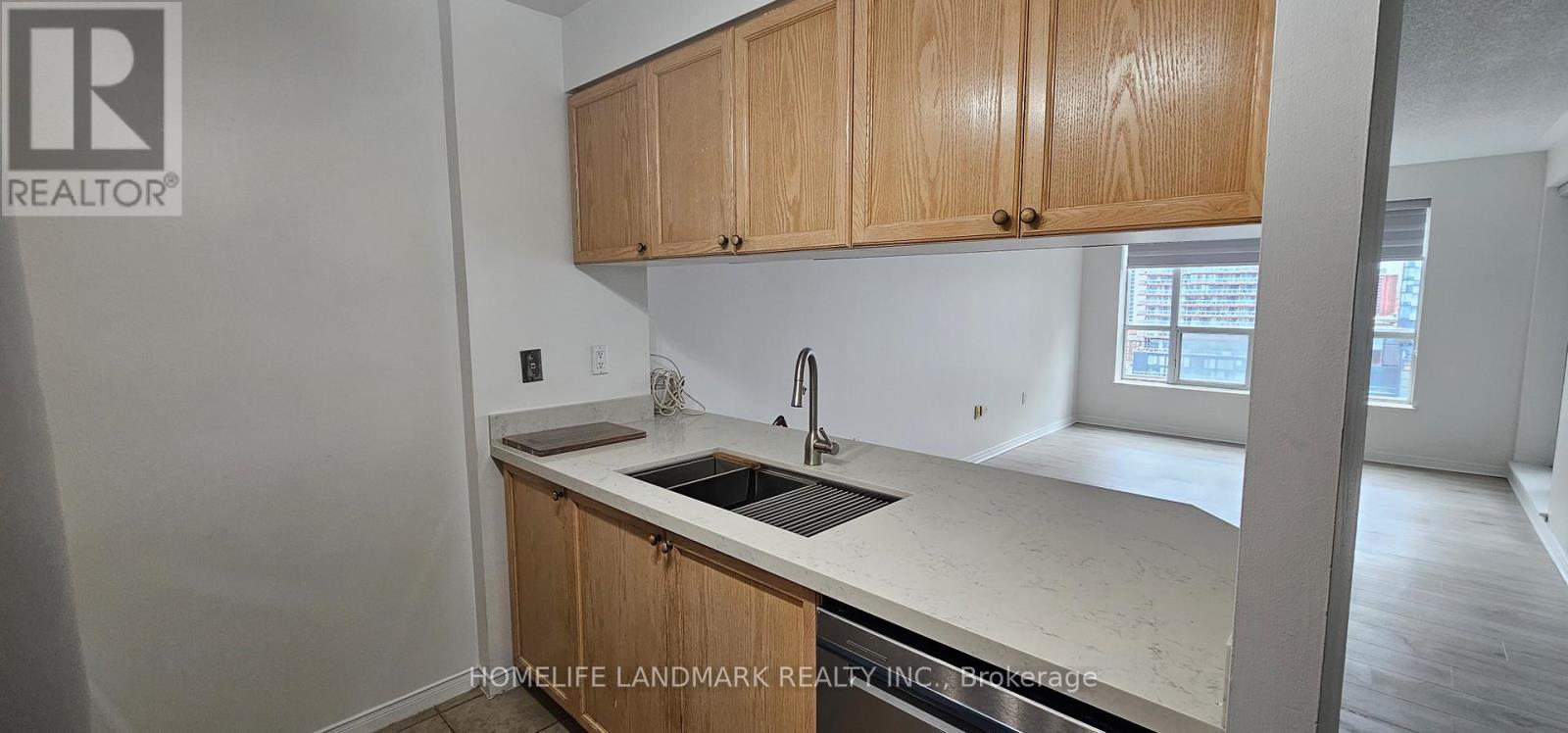 1402 - 887 Bay Street, Toronto, Ontario  M5S 3K4 - Photo 6 - C13231160