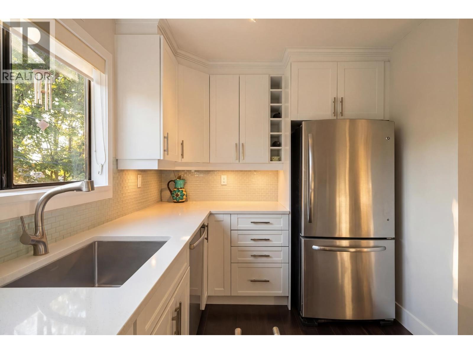 2427 W 6th Avenue, Vancouver, British Columbia  V6K 1W2 - Photo 6 - R3131313