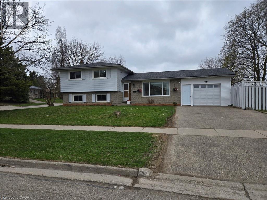 261 OVERLEA Drive, Kitchener, Ontario