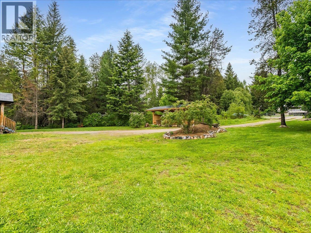 3752 Krestova Cemetery Road, Krestova, British Columbia  V0G 1H2 - Photo 11 - 10386320
