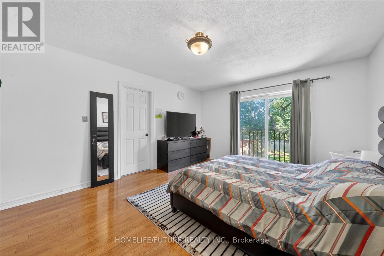 731 Swan Place, Pickering, Ontario  L1X 2V7 - Photo 5 - E13219476