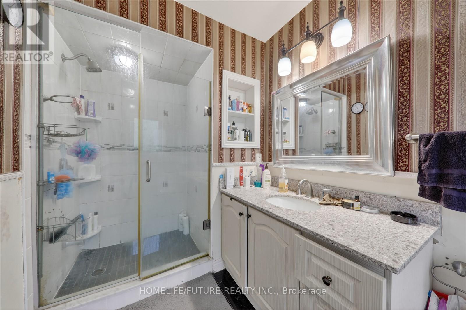 731 Swan Place, Pickering, Ontario  L1X 2V7 - Photo 9 - E13219476