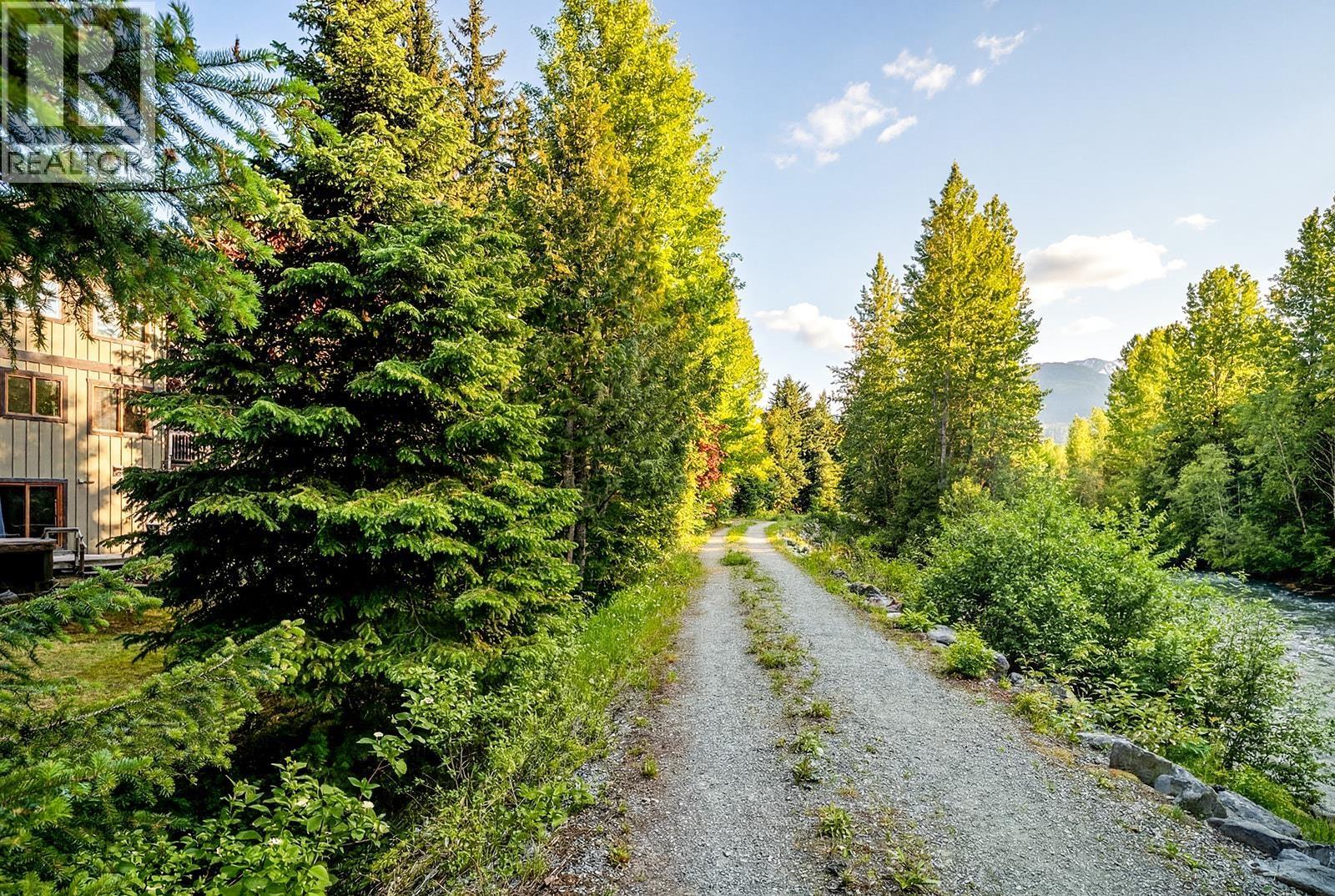 7231 N Fitzsimmons Road, Whistler, British Columbia  V8E 0E3 - Photo 27 - R3130715
