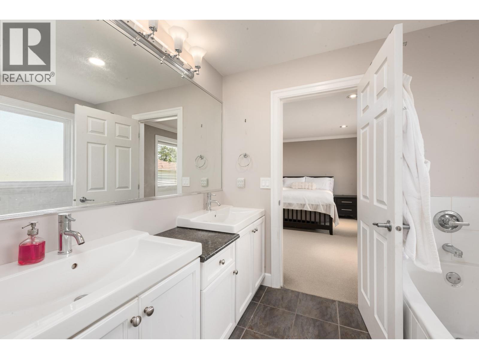 22131 Sharpe Avenue, Richmond, British Columbia  V6V 3C5 - Photo 22 - R3131300