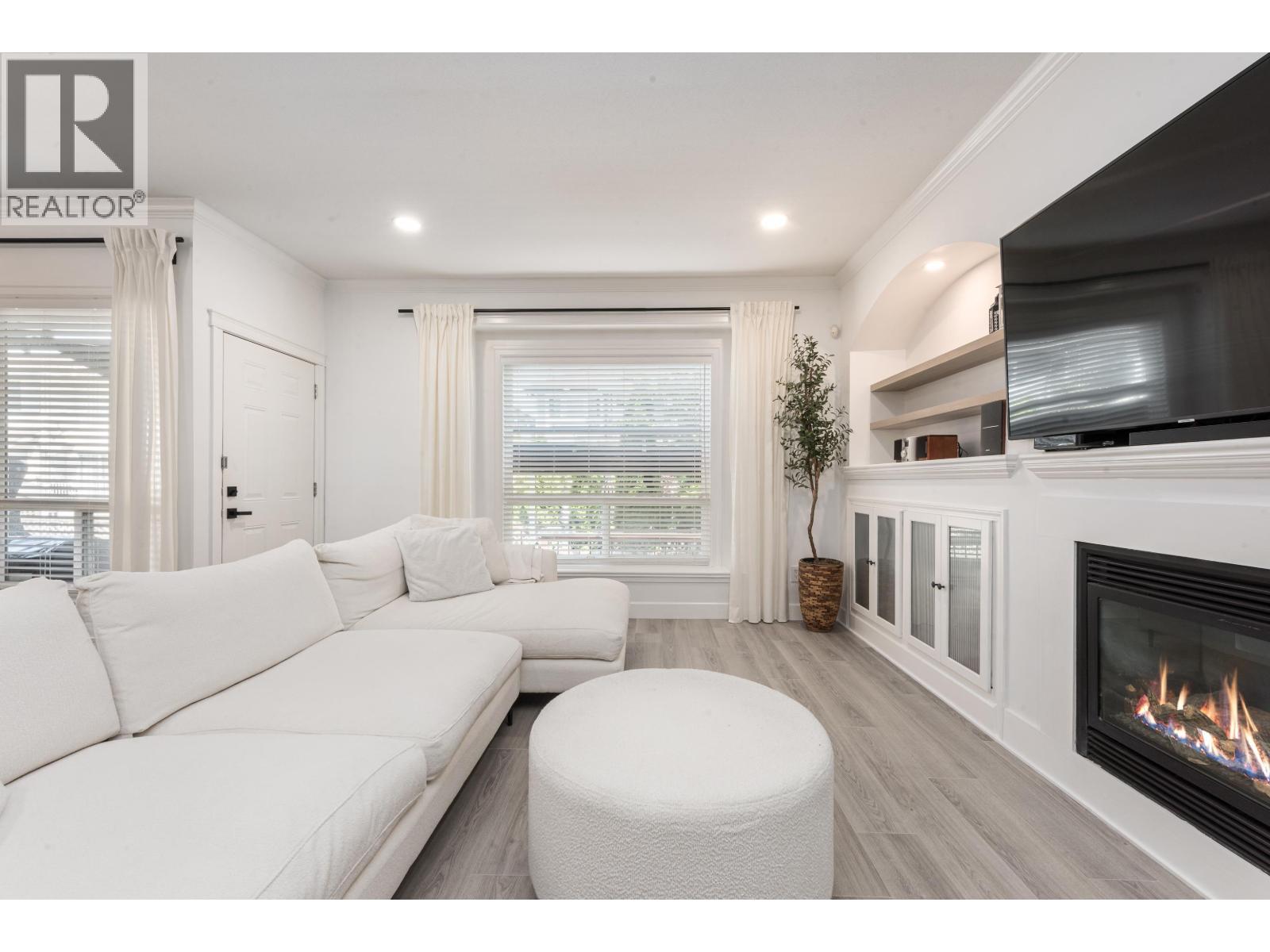 22131 Sharpe Avenue, Richmond, British Columbia  V6V 3C5 - Photo 3 - R3131300