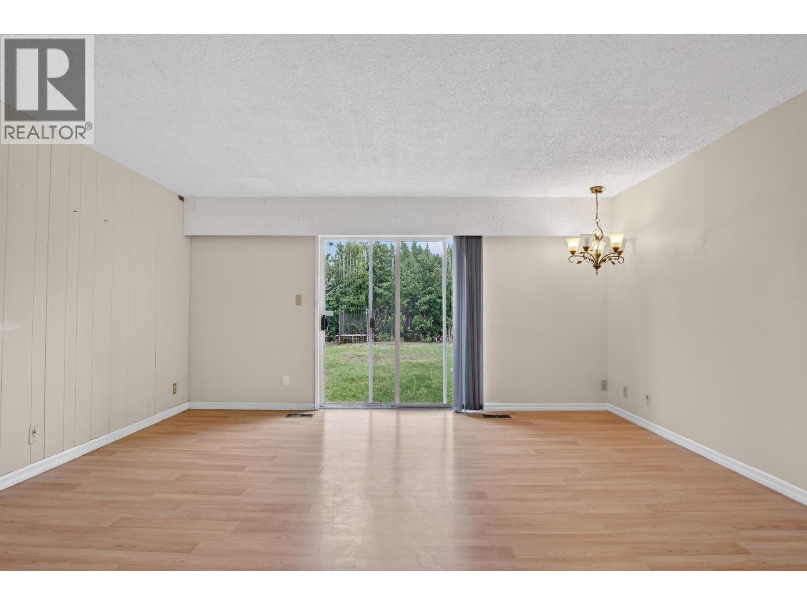 7290 11th Avenue, Burnaby, British Columbia  V3N 2M8 - Photo 14 - R3131301