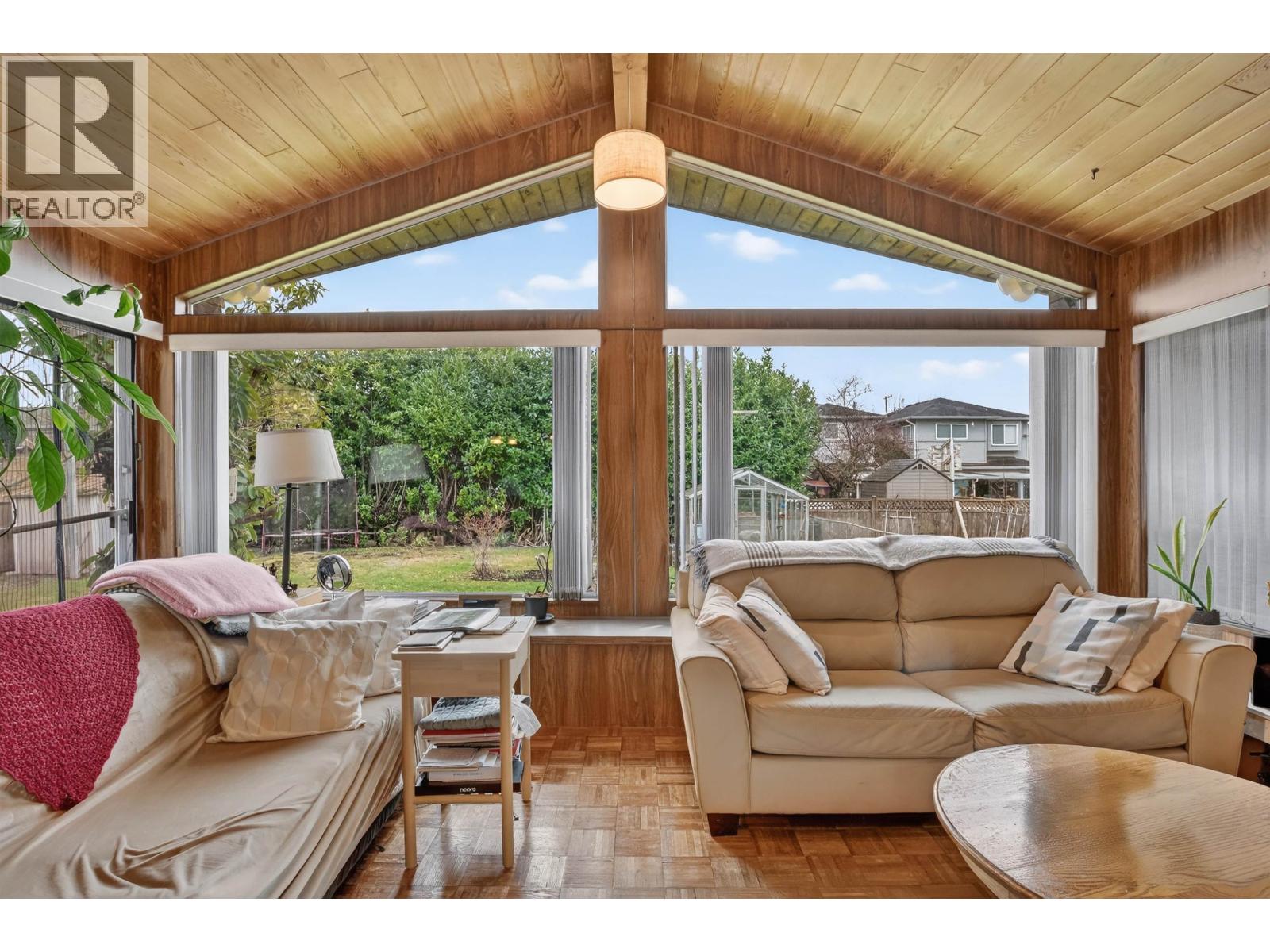 7290 11th Avenue, Burnaby, British Columbia  V3N 2M8 - Photo 6 - R3131301