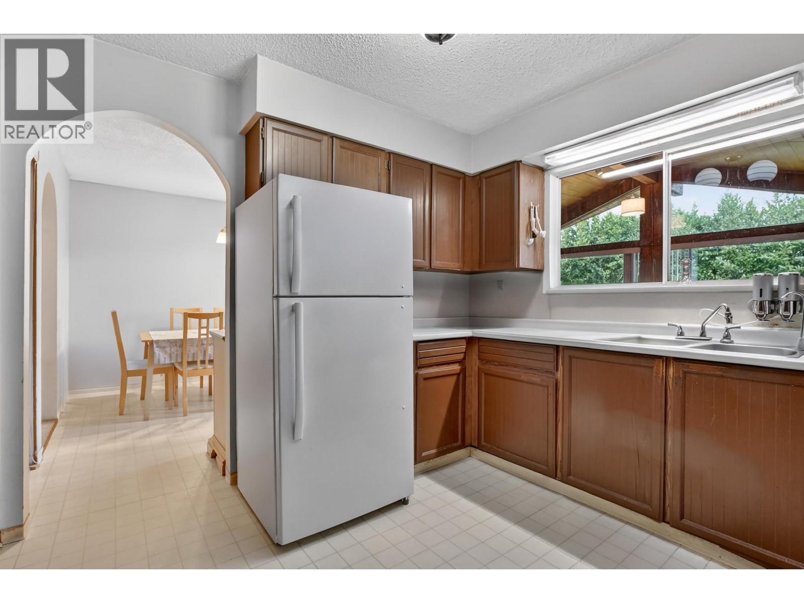 7290 11th Avenue, Burnaby, British Columbia  V3N 2M8 - Photo 8 - R3131301