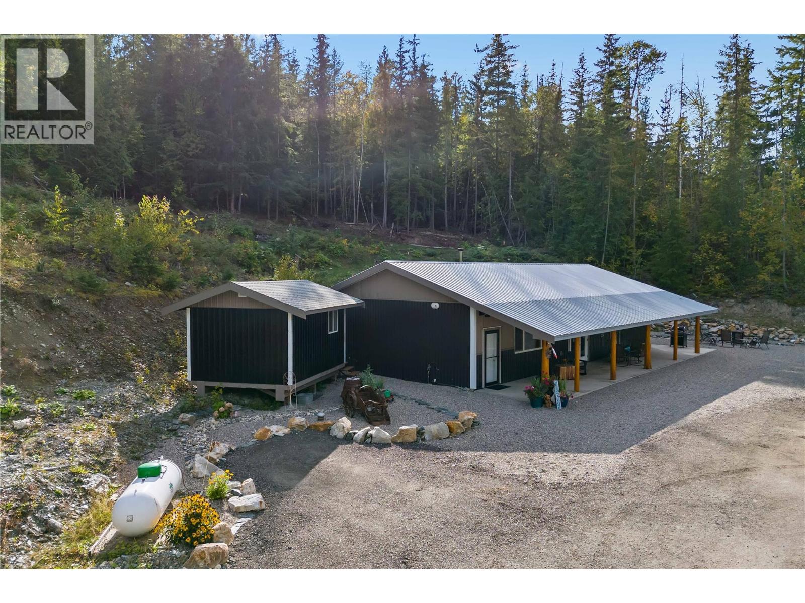 4920 Ivy Road, Eagle Bay, British Columbia  V0E 1T0 - Photo 2 - 10325224