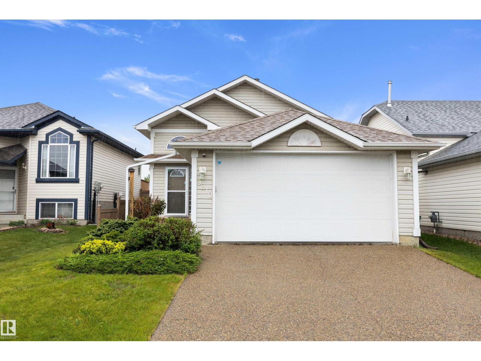 9210 163 Av Nw, Edmonton, Alberta  T5Z 3M8 - Photo 1 - E4491362