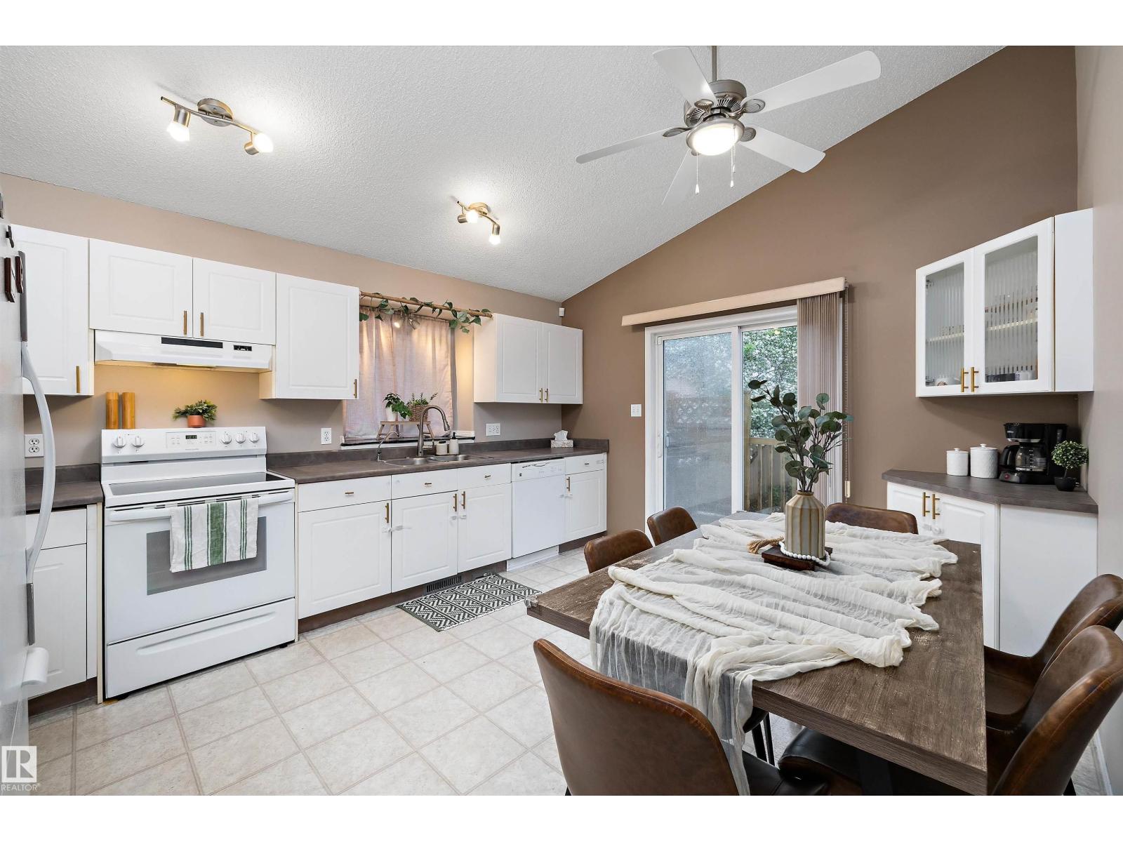 9210 163 Av Nw, Edmonton, Alberta  T5Z 3M8 - Photo 10 - E4491362