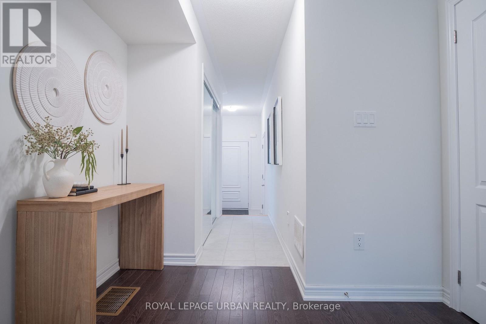 3963 Lodi Road, Burlington, Ontario  L7M 0Z7 - Photo 2 - W13231128