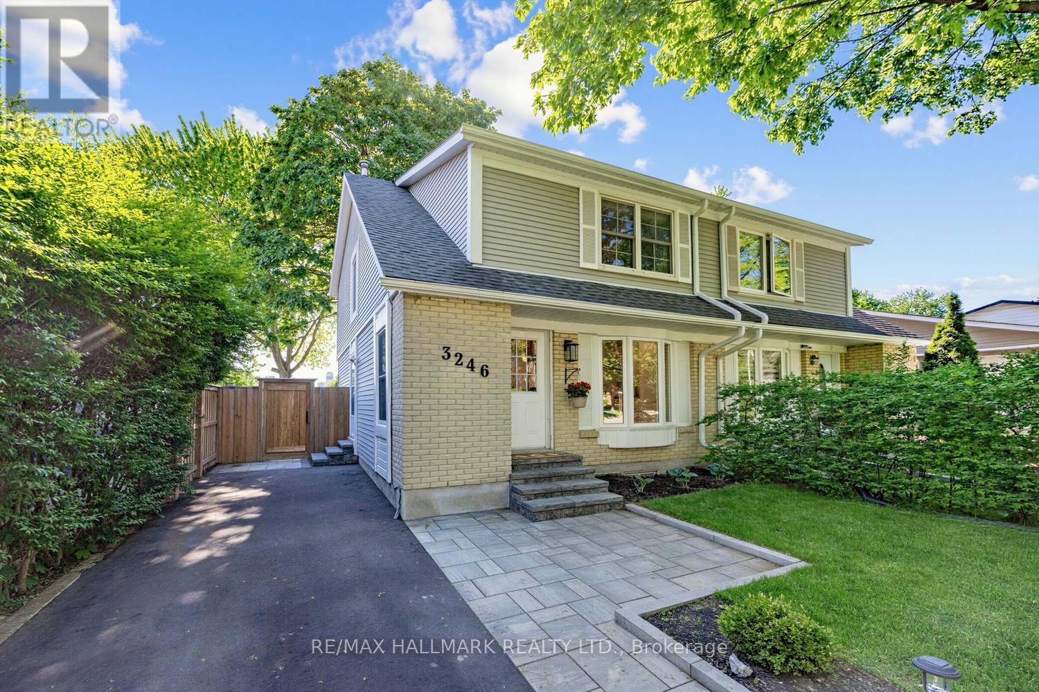 3246 Candela Drive, Mississauga, Ontario  L5A 2T8 - Photo 2 - W13227938