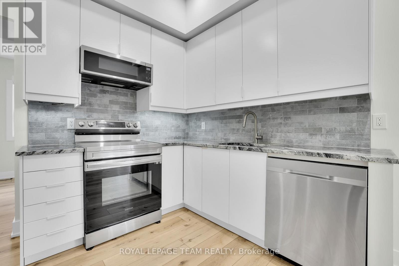 A (Main Level) - 531 Mcleod Street, Ottawa, Ontario  K1R 5R2 - Photo 15 - X13231220