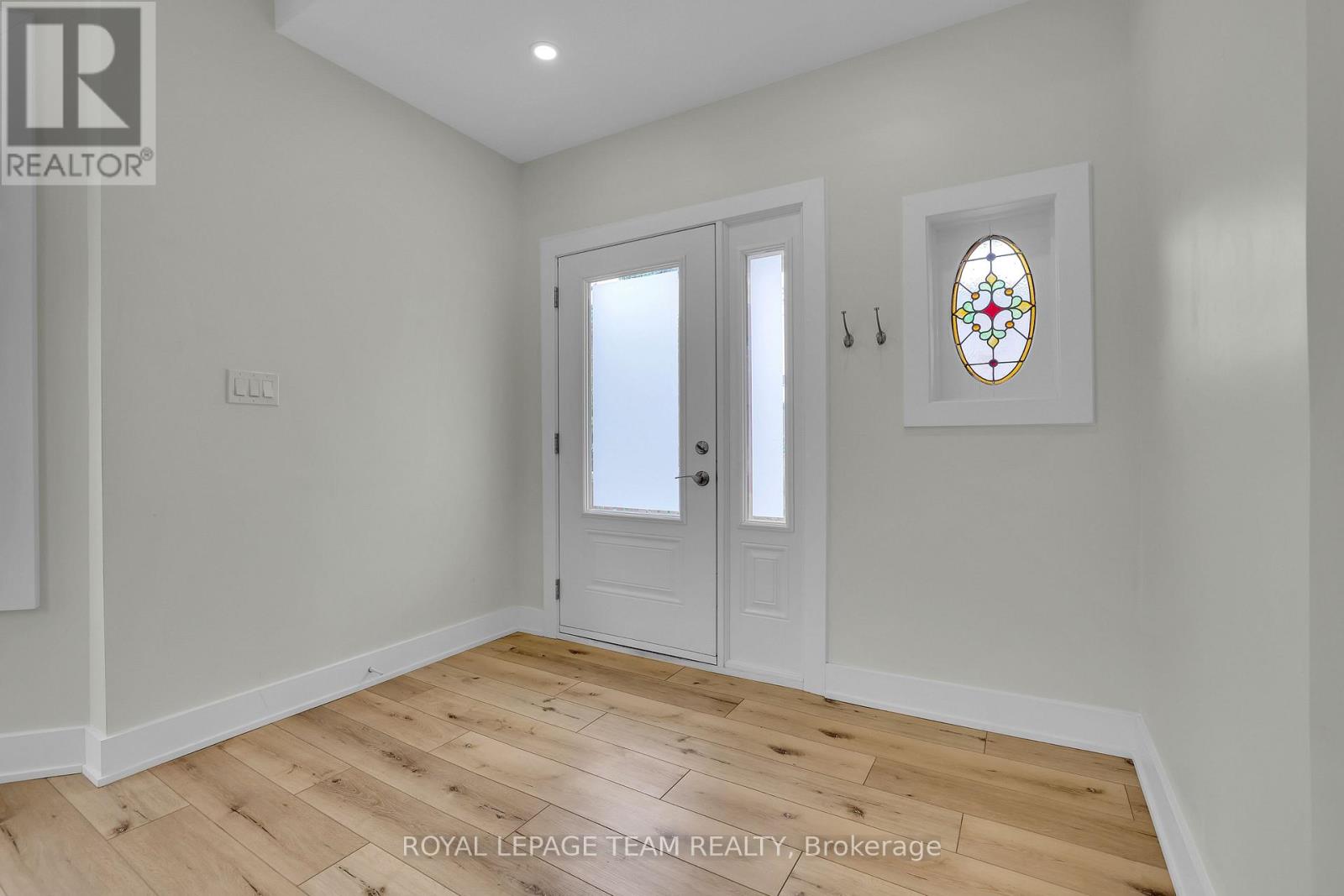A (Main Level) - 531 Mcleod Street, Ottawa, Ontario  K1R 5R2 - Photo 8 - X13231220