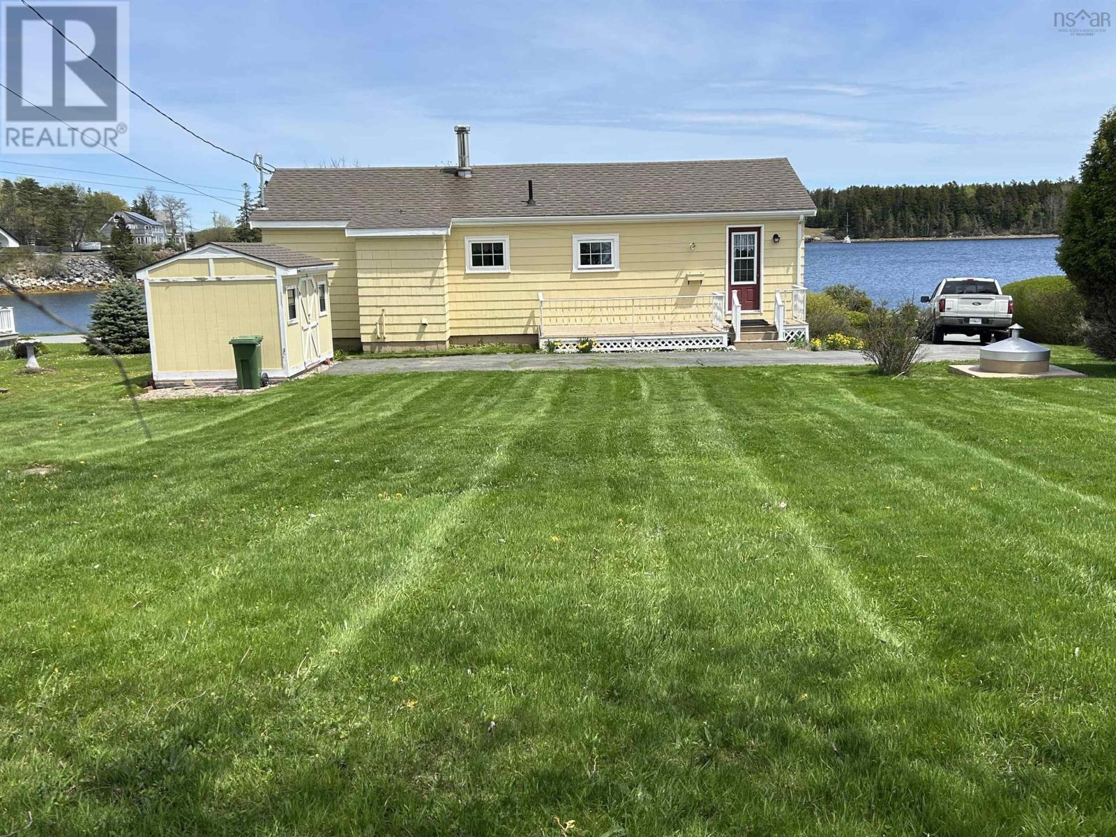 698 Oakland Road, Indian Point, Nova Scotia  B0J 2E0 - Photo 4 - 202613035