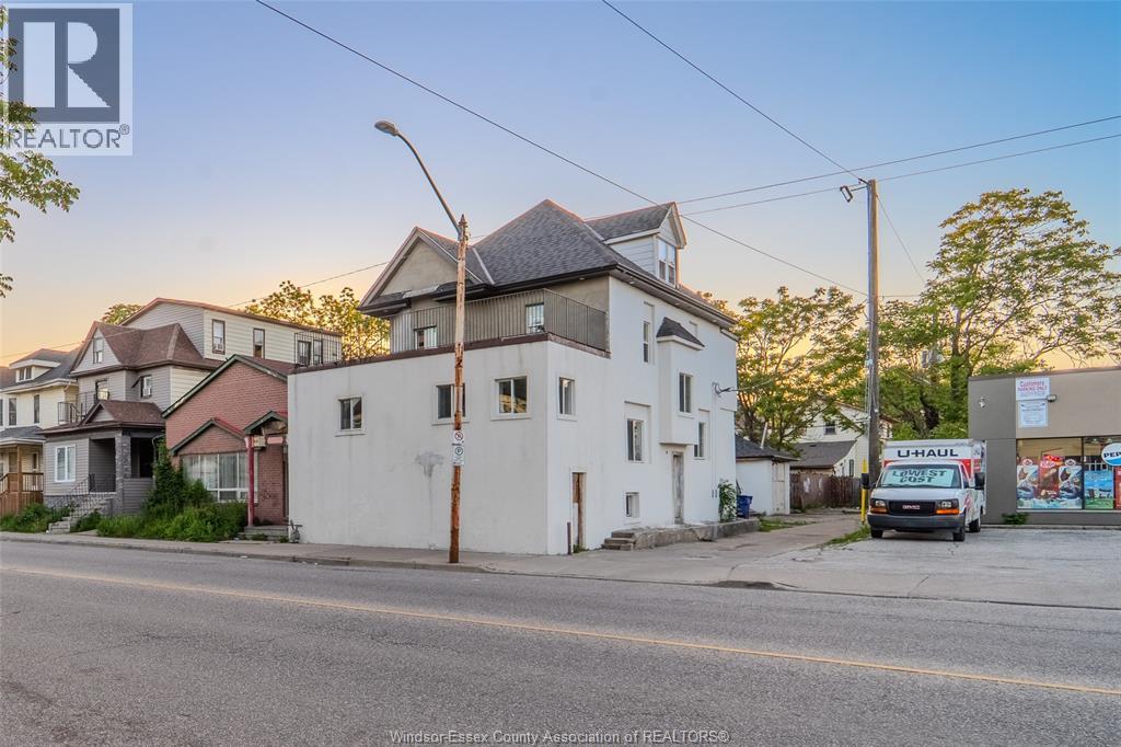 430 WYANDOTTE STREET West, Windsor, Ontario