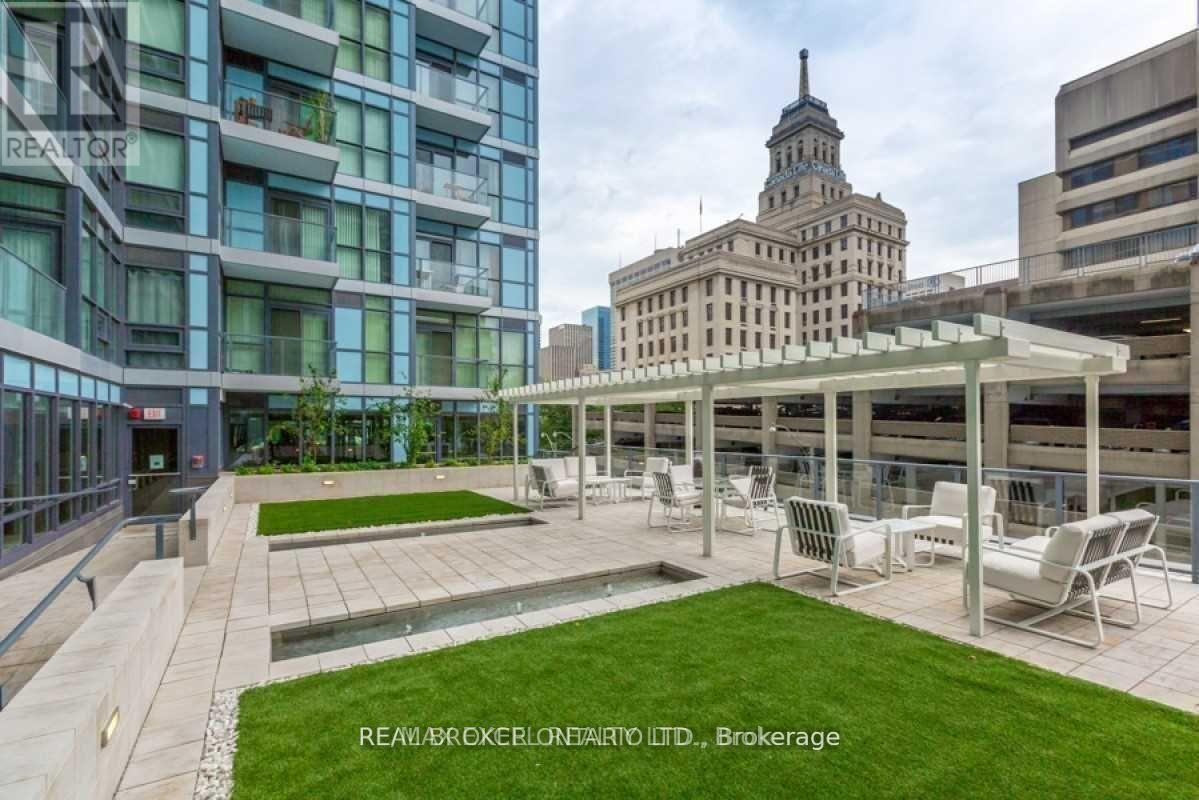 2502 - 210 Simcoe Street, Toronto, Ontario  M5T 2W5 - Photo 11 - C13231200