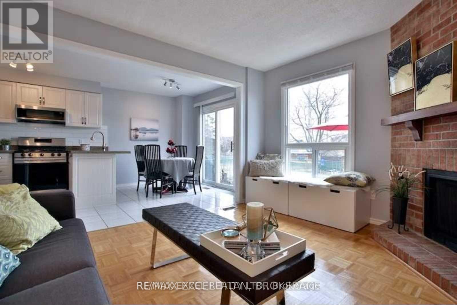 51 Hornchurch Crescent, Markham, Ontario  L3R 7C6 - Photo 5 - N13231288