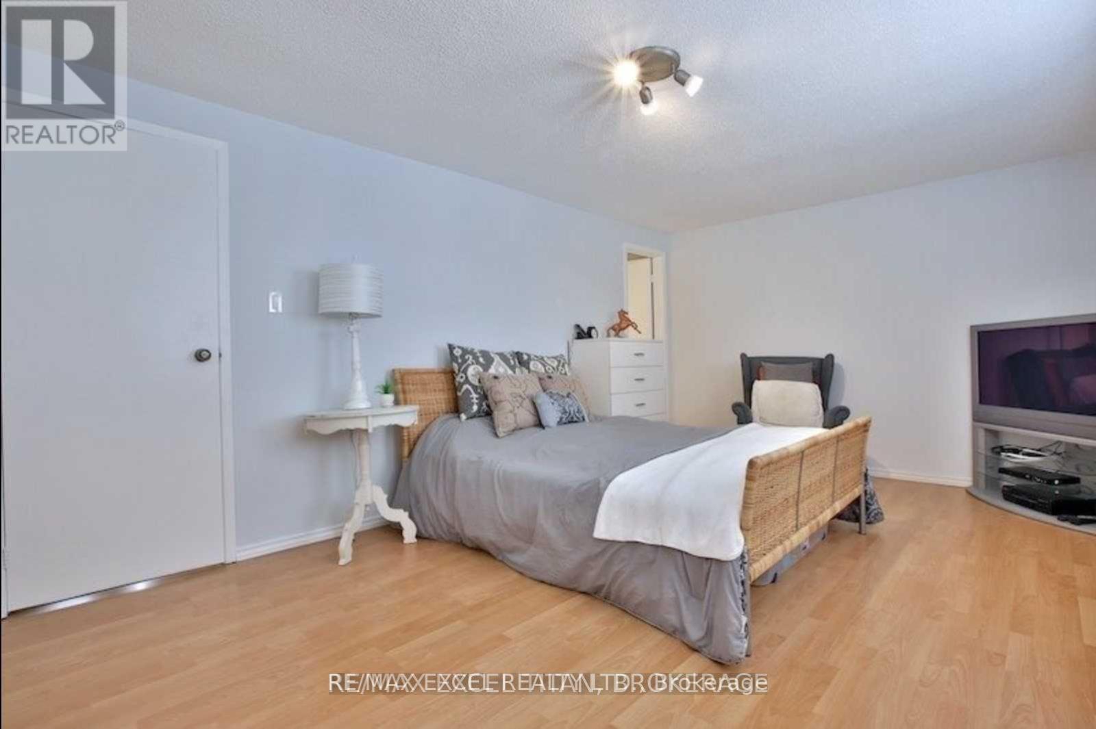 51 Hornchurch Crescent, Markham, Ontario  L3R 7C6 - Photo 9 - N13231288