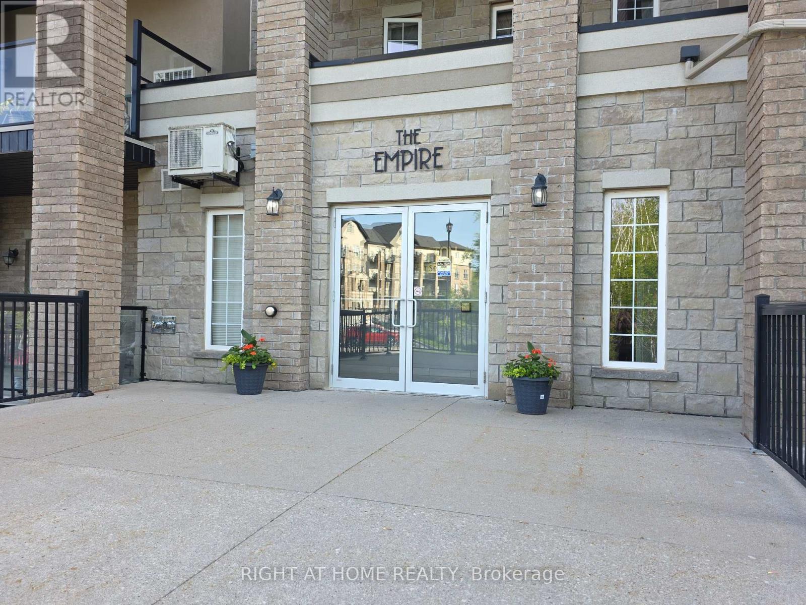 305 - 44 Ferndale Drive S, Barrie, Ontario  L4N 2V1 - Photo 1 - S13231226