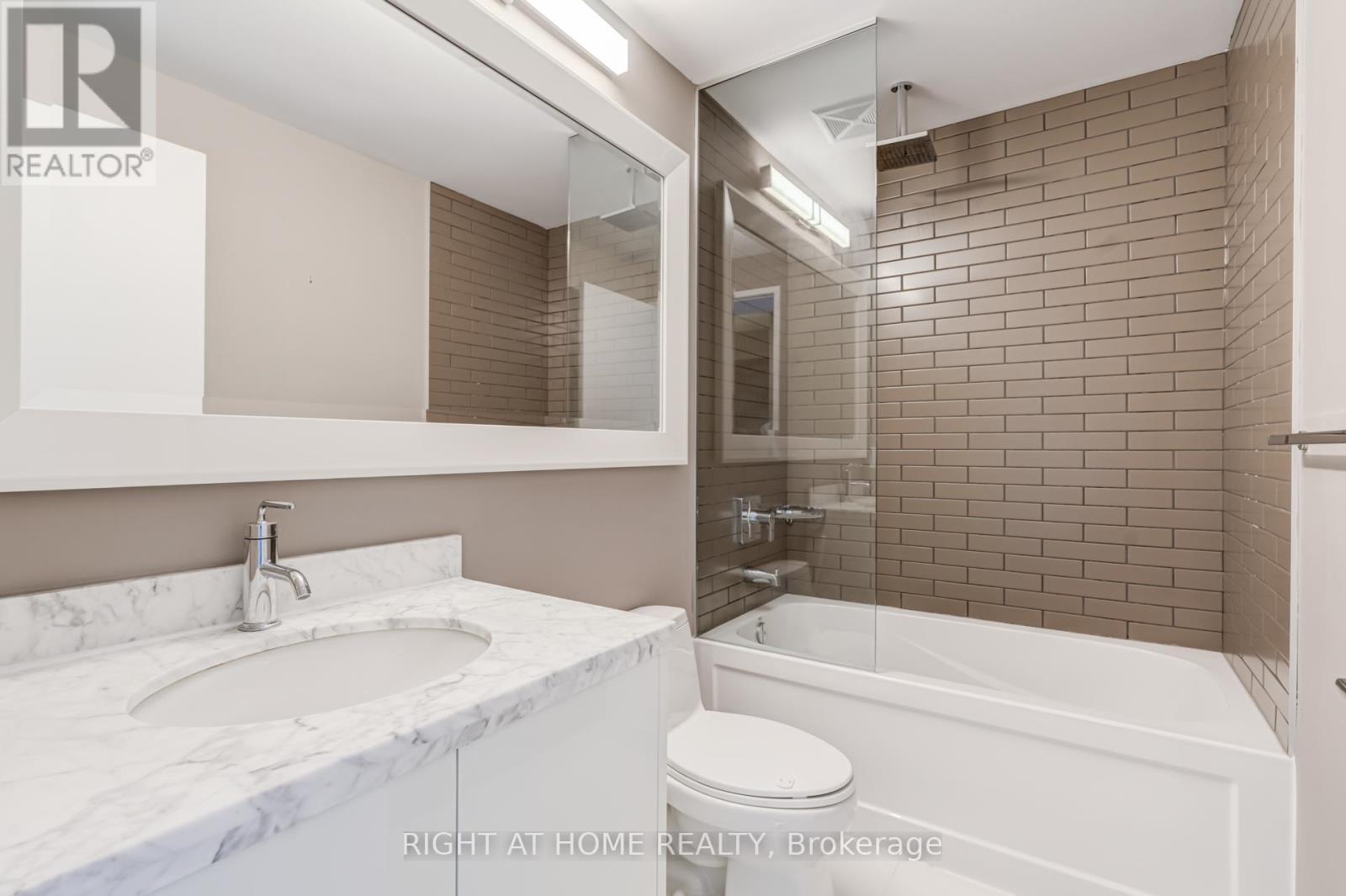 2316 - 90 Park Lawn Road, Toronto, Ontario  M8Y 0B6 - Photo 11 - W13231174