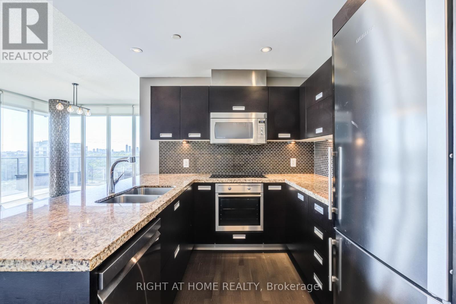 2316 - 90 Park Lawn Road, Toronto, Ontario  M8Y 0B6 - Photo 14 - W13231174