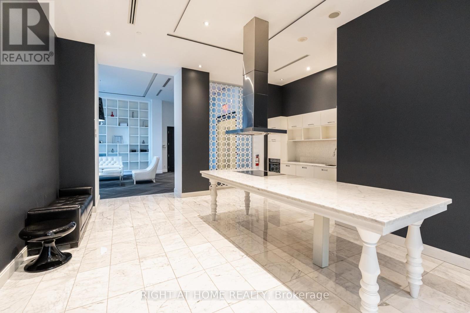 2316 - 90 Park Lawn Road, Toronto, Ontario  M8Y 0B6 - Photo 49 - W13231174