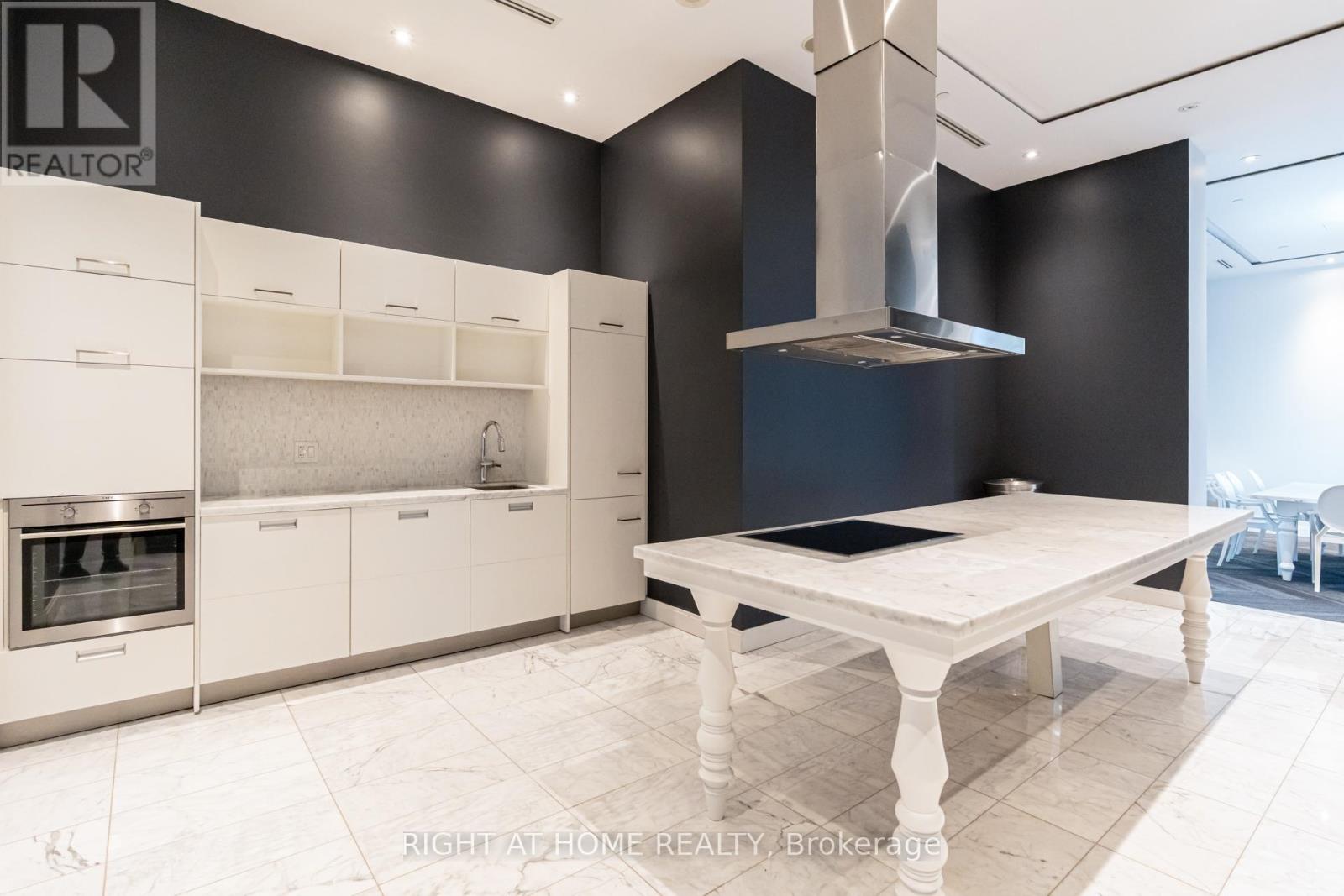2316 - 90 Park Lawn Road, Toronto, Ontario  M8Y 0B6 - Photo 50 - W13231174