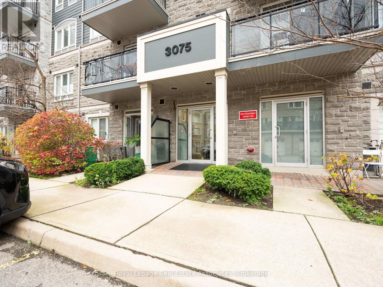 304 - 3075 Thomas Street, Mississauga, Ontario  L5M 0M4 - Photo 2 - W13231216