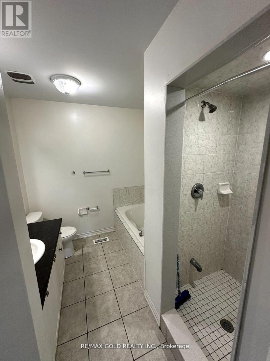 48 Agava Crescent, Brampton, Ontario  L6T 5V4 - Photo 7 - W13231284