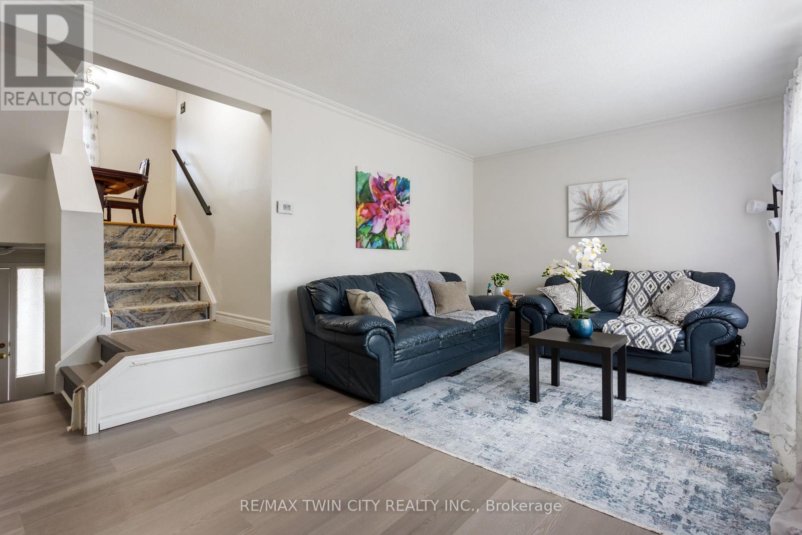 7 Eden Park Drive, Brampton, Ontario  L6T 3A5 - Photo 4 - W13231312