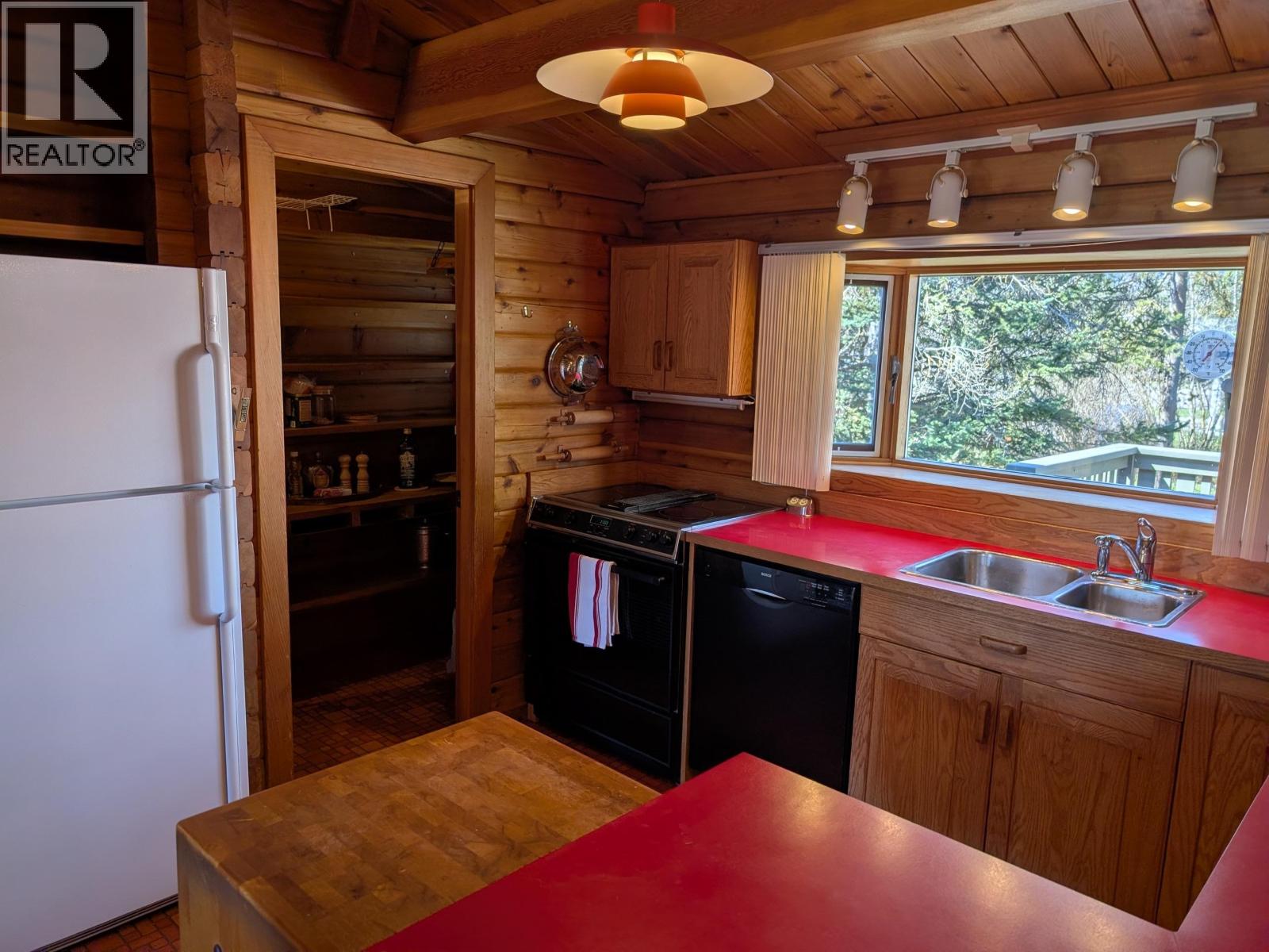 4075 W 7th Avenue, Smithers, British Columbia  V0J 2N0 - Photo 6 - R3131203