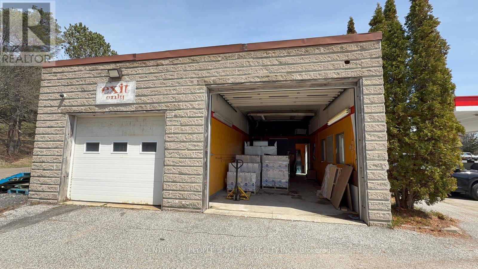 134 Highway 60, Huntsville, Ontario  P1H 1C2 - Photo 3 - X13231234