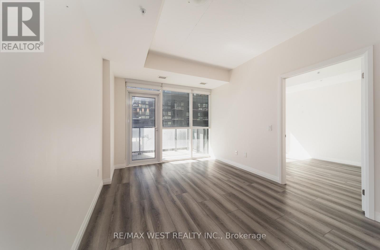 108 Garment Street, Kitchener, Ontario  N2G 0E2 - Photo 2 - X13231238