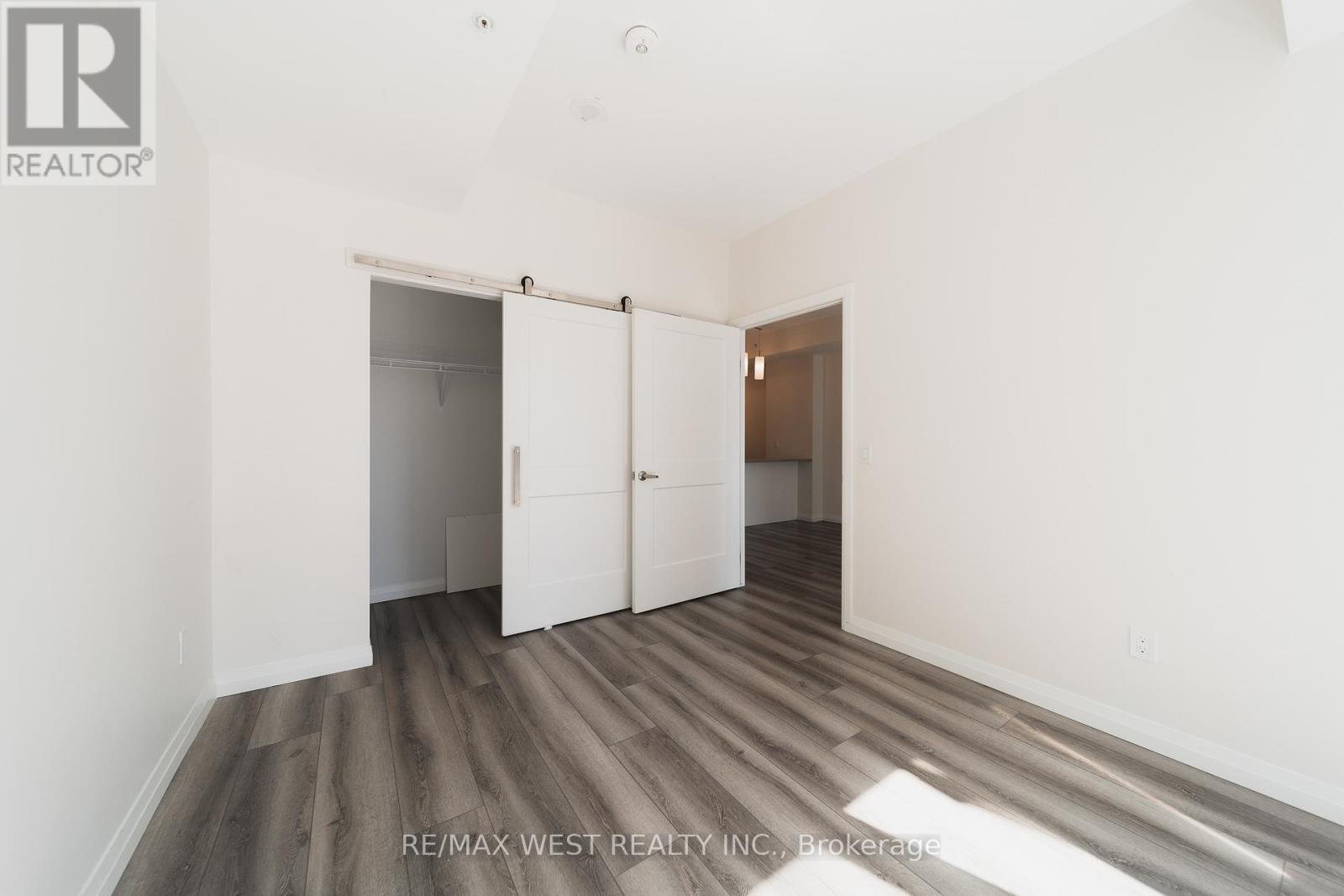 108 Garment Street, Kitchener, Ontario  N2G 0E2 - Photo 4 - X13231238