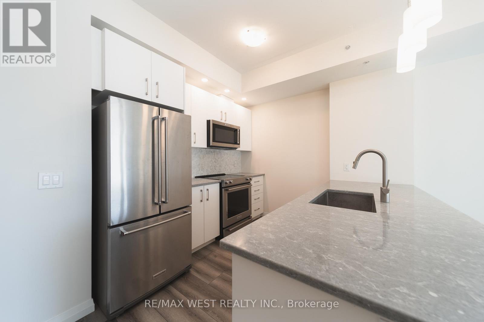 108 Garment Street, Kitchener, Ontario  N2G 0E2 - Photo 7 - X13231238