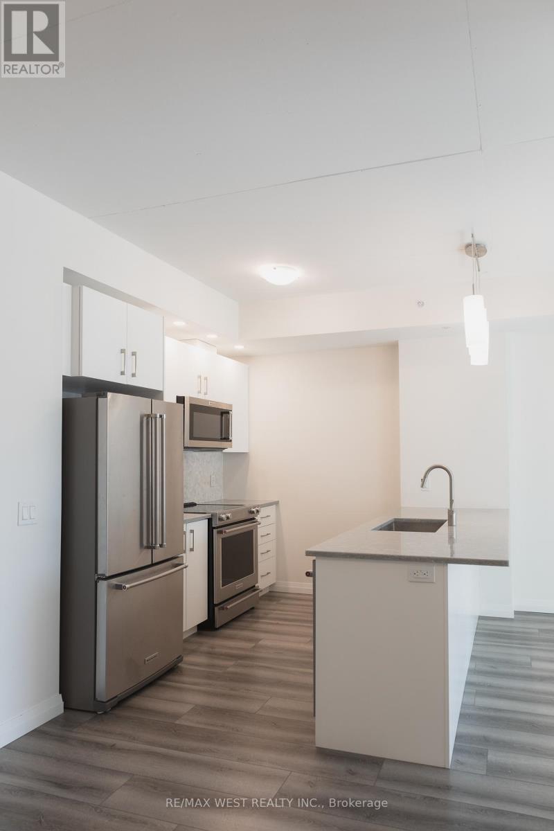 108 Garment Street, Kitchener, Ontario  N2G 0E2 - Photo 8 - X13231238