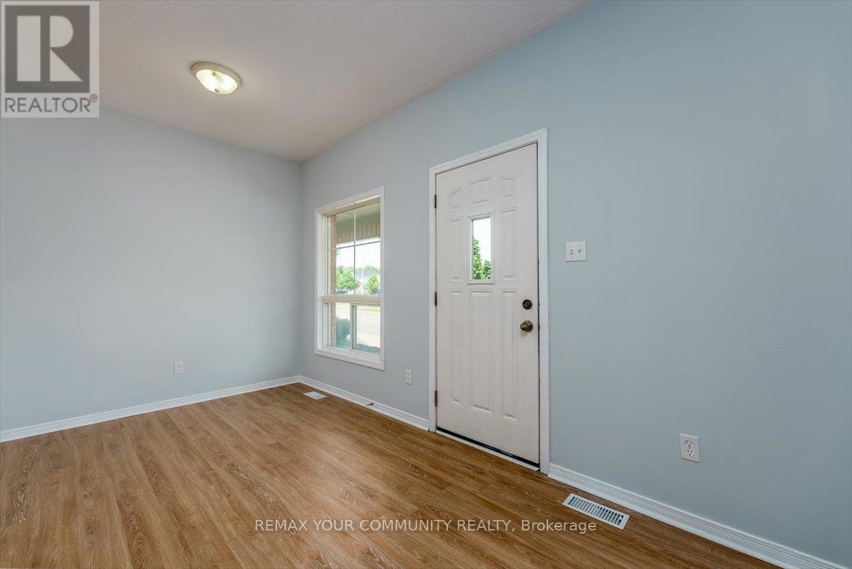 301 - 246 Spillsbury Drive, Peterborough, Ontario  K9K 0A1 - Photo 2 - X13231246